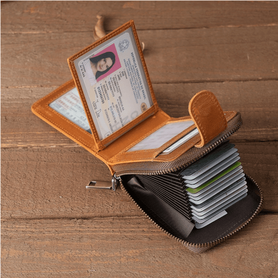 Crazy Horse Leather ID Card Holder - DOROCHEY